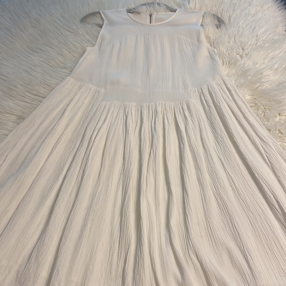 VINCE Dress Maxi size M white color length 50” bust 32” perfect for summer - Picture 11 of 16